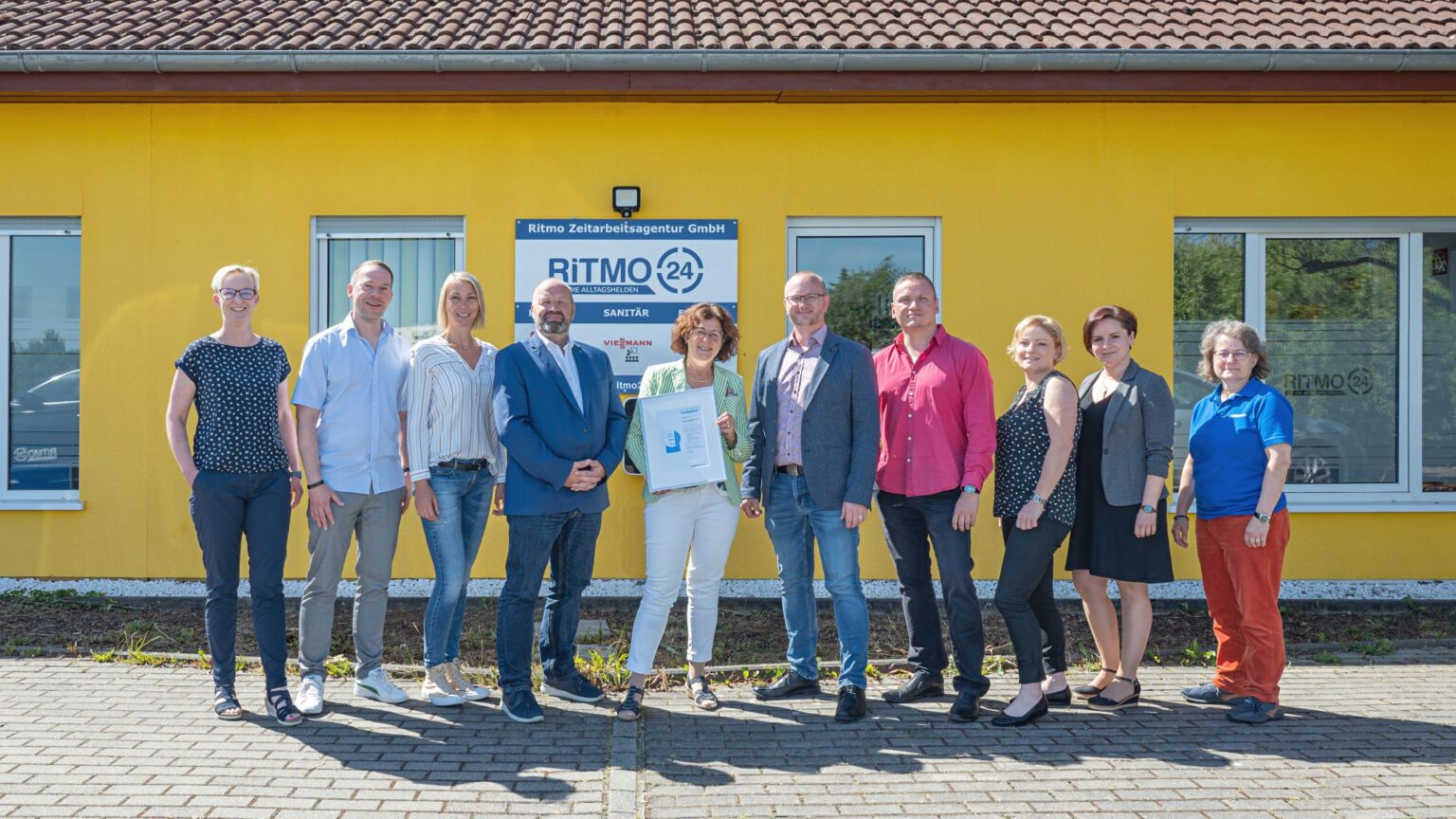 crefo-zert-uebergabe-1536×864